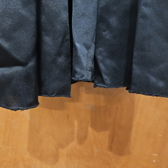 Black Sleeveless Concert Dress with Bow - Picture 2 of 7